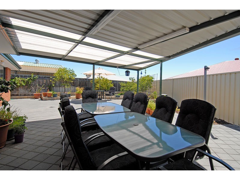 17 Hennessy Drive, Ashby WA 6065