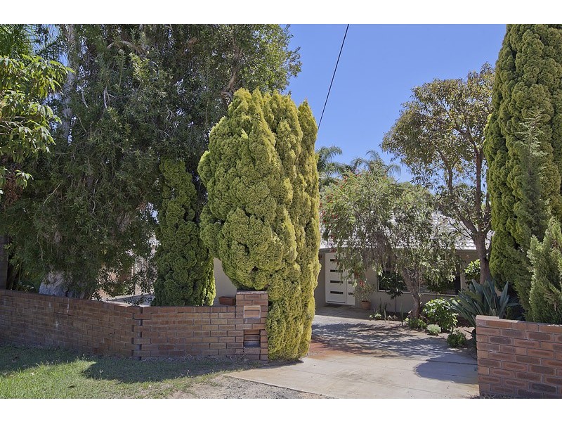 5 Wanill Place, Wanneroo WA 6065