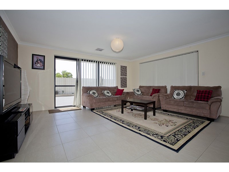 11 Condro Bend, Sinagra WA 6065