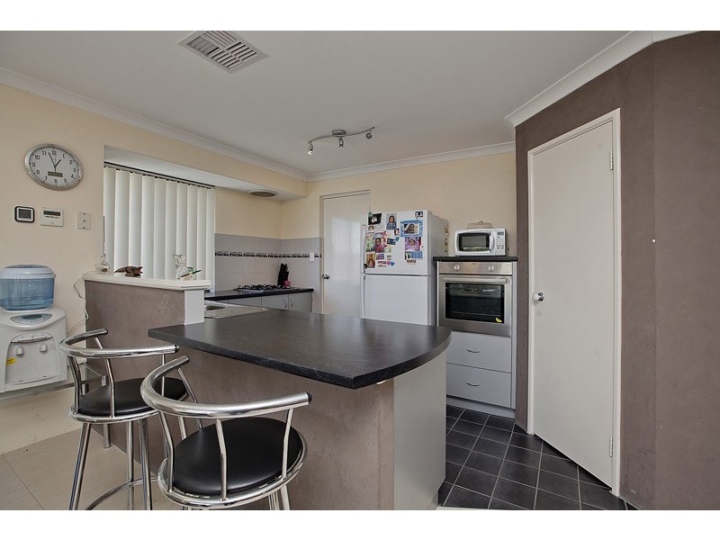 11 Condro Bend, Sinagra WA 6065