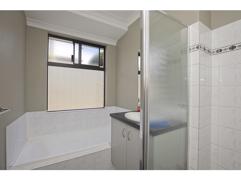 11 Condro Bend, Sinagra WA 6065