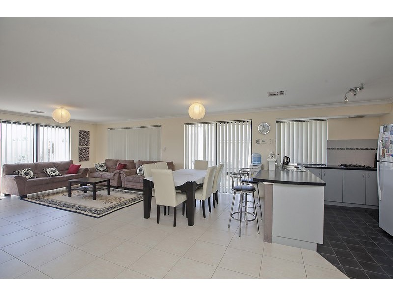 11 Condro Bend, Sinagra WA 6065