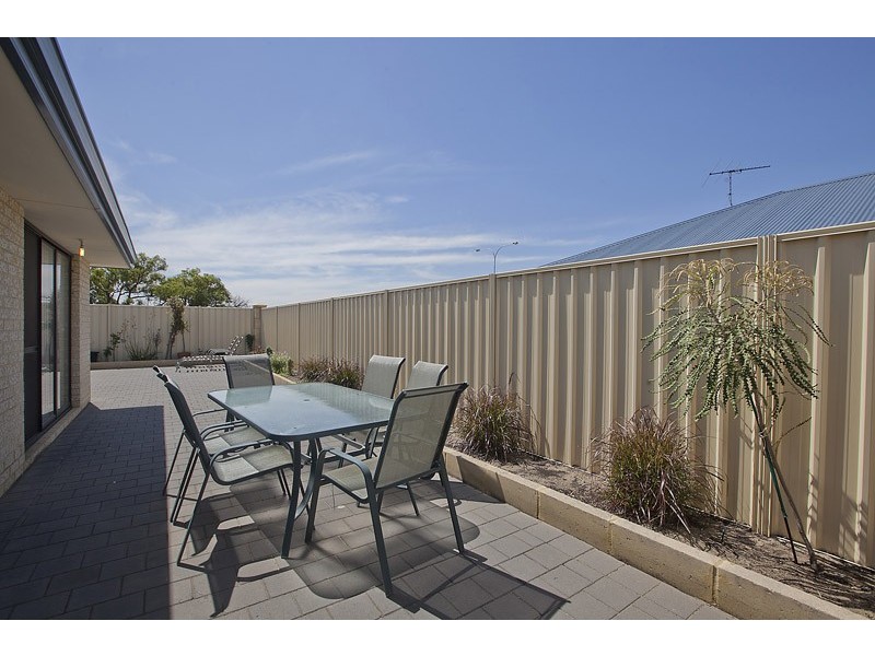 11 Condro Bend, Sinagra WA 6065