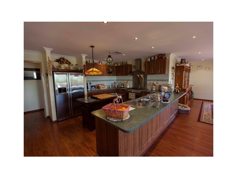 6 Ballad Crescent, Bullsbrook WA 6084