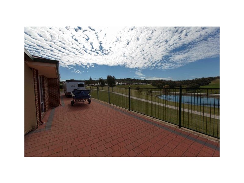 6 Ballad Crescent, Bullsbrook WA 6084
