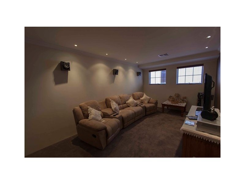 6 Ballad Crescent, Bullsbrook WA 6084