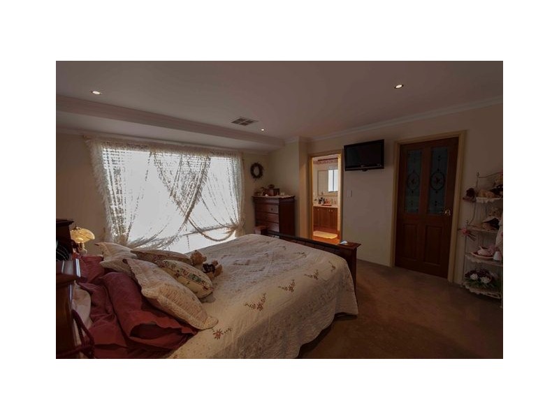 6 Ballad Crescent, Bullsbrook WA 6084