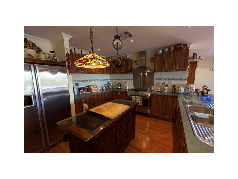 6 Ballad Crescent, Bullsbrook WA 6084