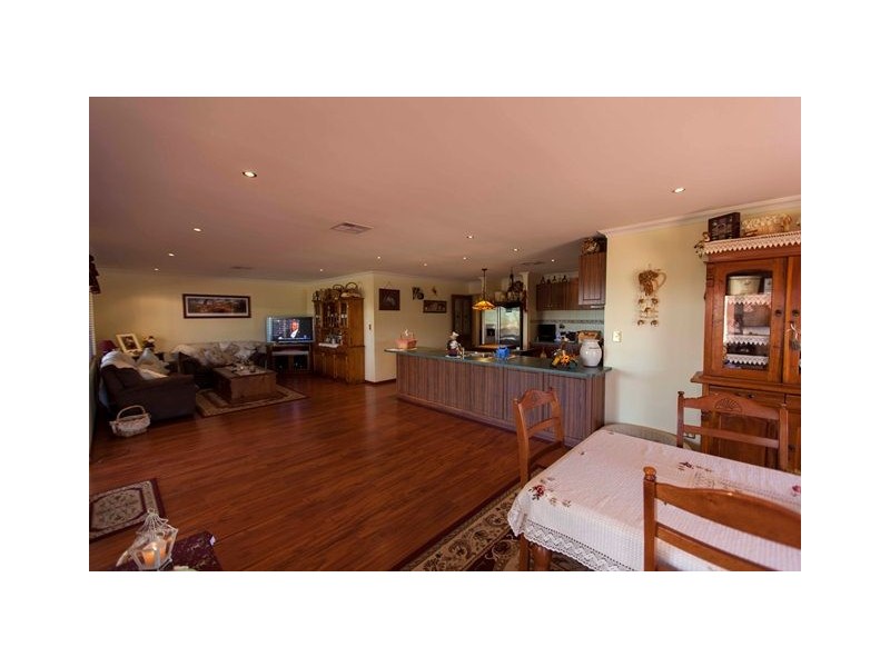 6 Ballad Crescent, Bullsbrook WA 6084