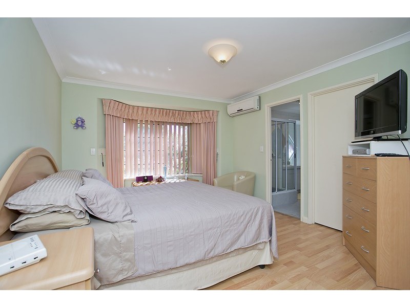 14 Penshurst Street, Marangaroo WA 6064