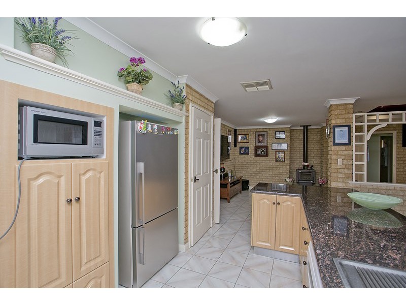 14 Penshurst Street, Marangaroo WA 6064