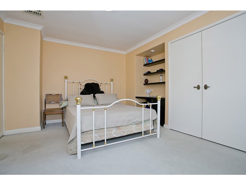 14 Penshurst Street, Marangaroo WA 6064