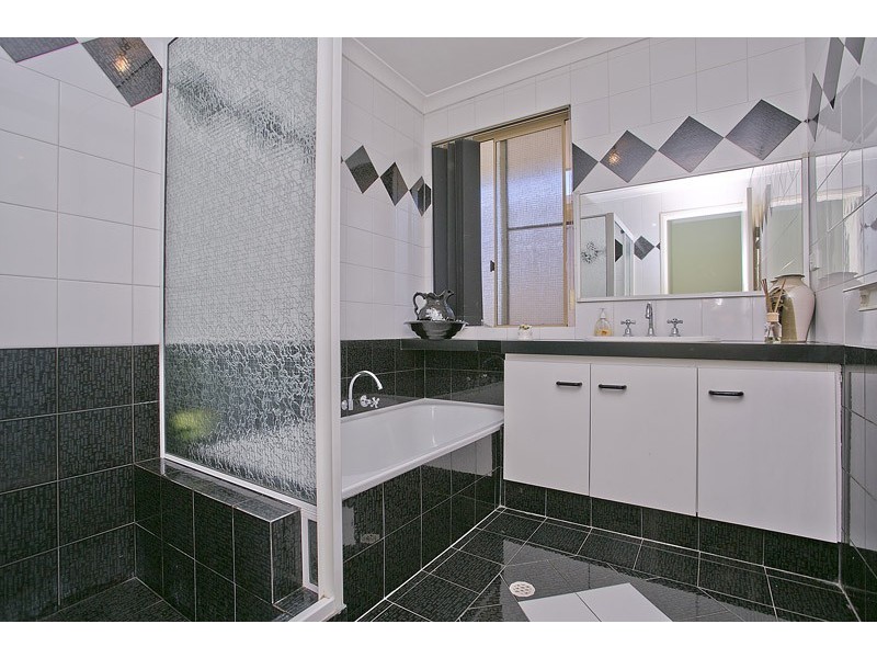 14 Penshurst Street, Marangaroo WA 6064