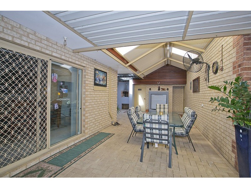 14 Penshurst Street, Marangaroo WA 6064