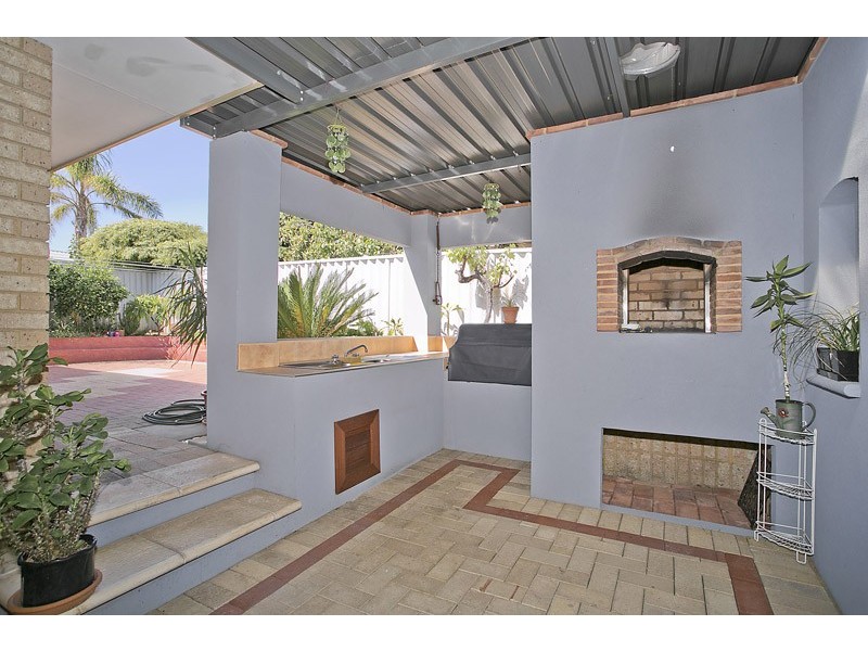 14 Penshurst Street, Marangaroo WA 6064