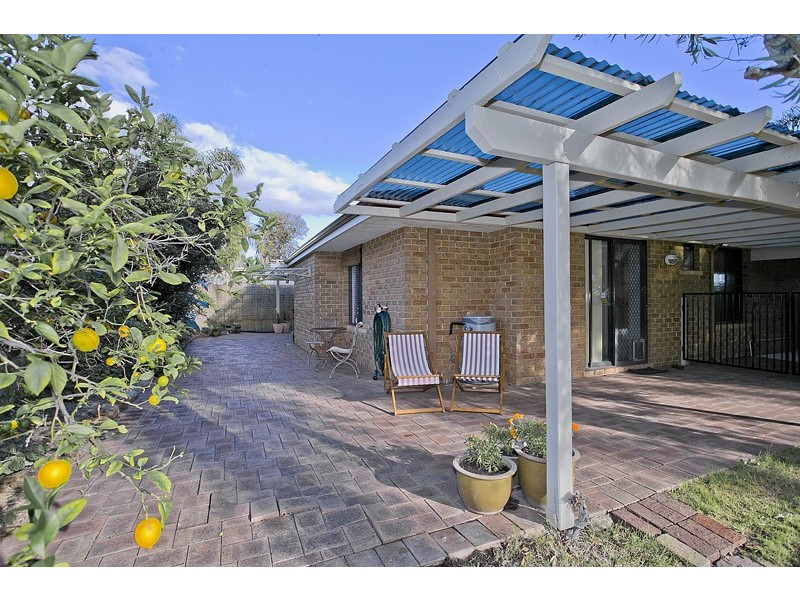 18 Barra Place, Wanneroo WA 6065