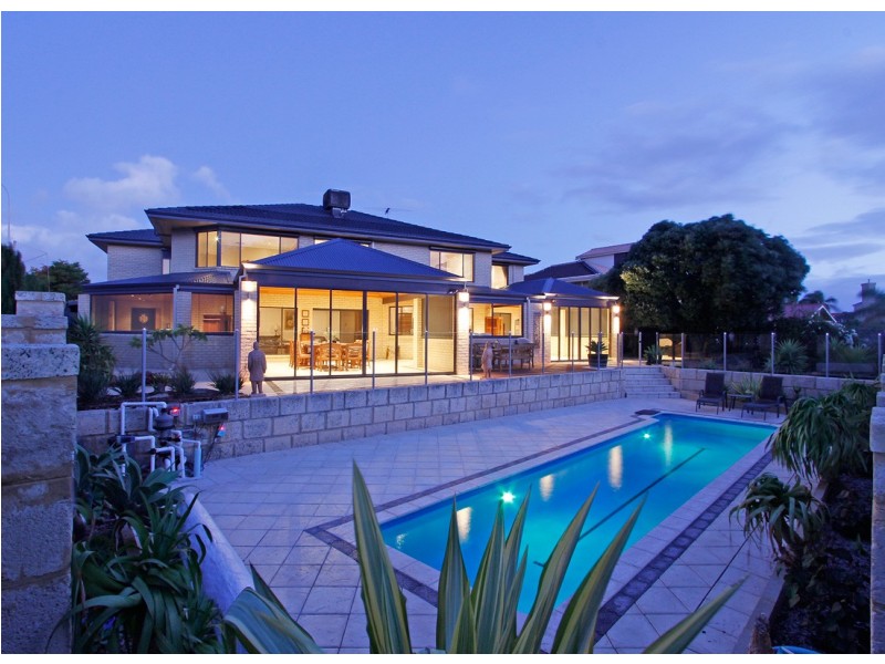 5 Rose Bay Court, Kallaroo WA 6025