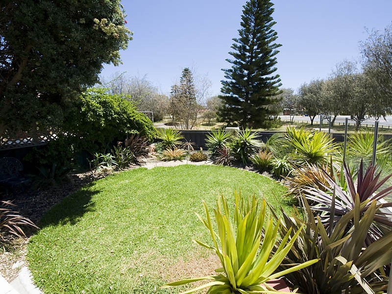 5 Rose Bay Court, Kallaroo WA 6025