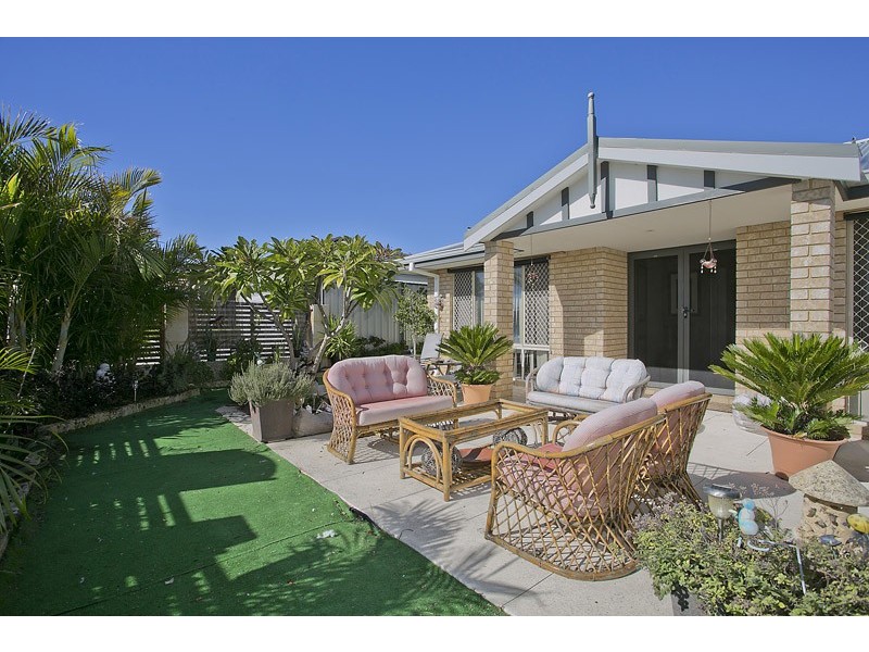 53 Cadoux Loop, Hocking WA 6065