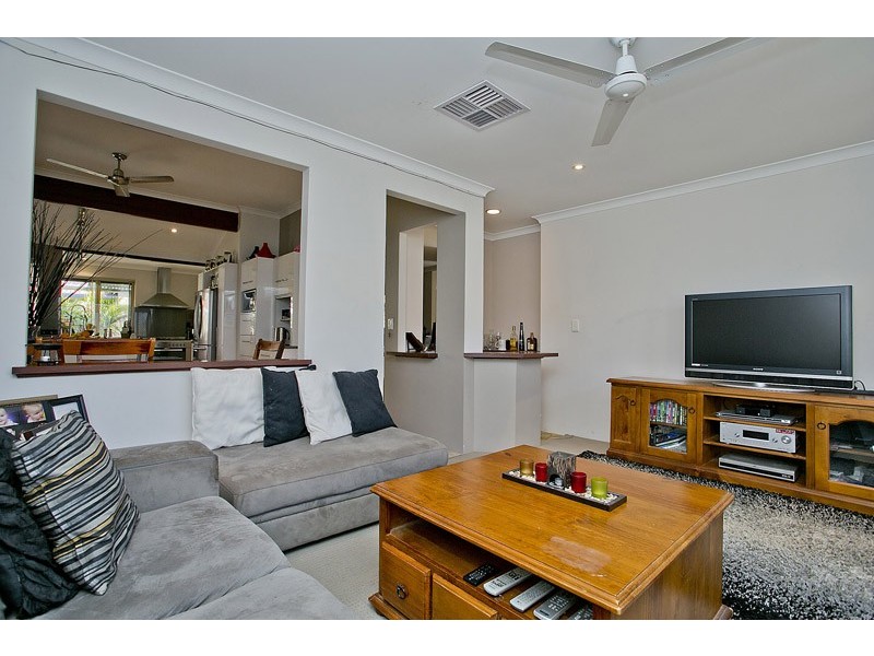 53 Cadoux Loop, Hocking WA 6065