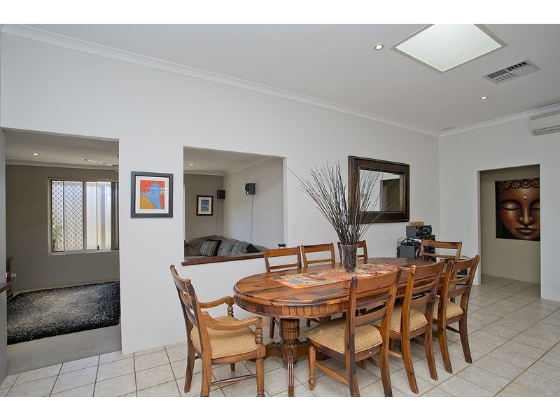 53 Cadoux Loop, Hocking WA 6065