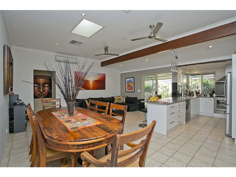 53 Cadoux Loop, Hocking WA 6065