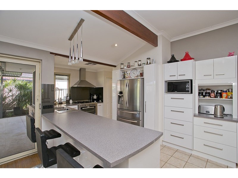 53 Cadoux Loop, Hocking WA 6065