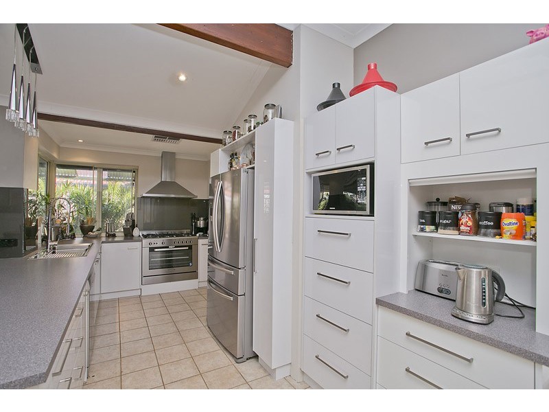 53 Cadoux Loop, Hocking WA 6065