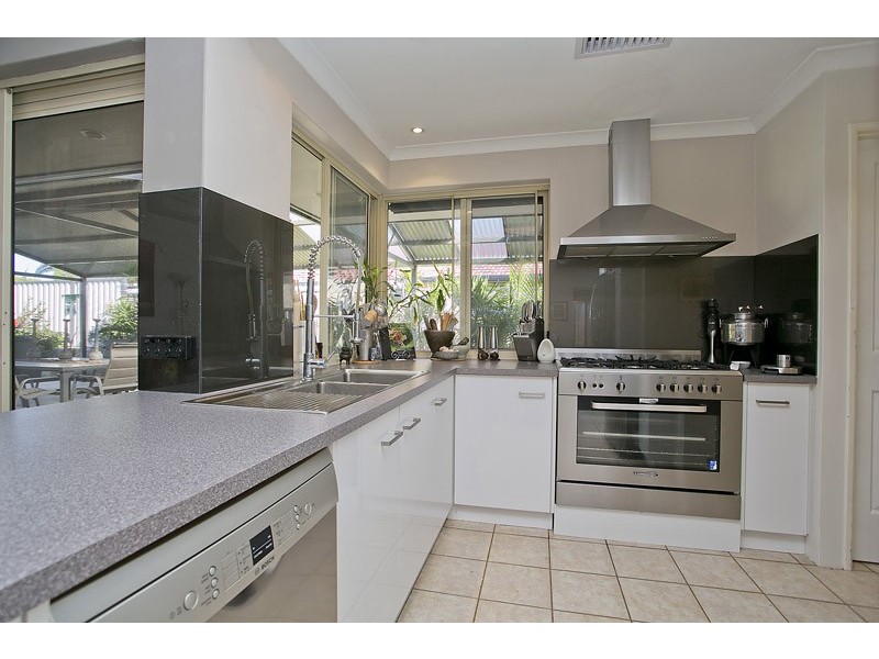 53 Cadoux Loop, Hocking WA 6065