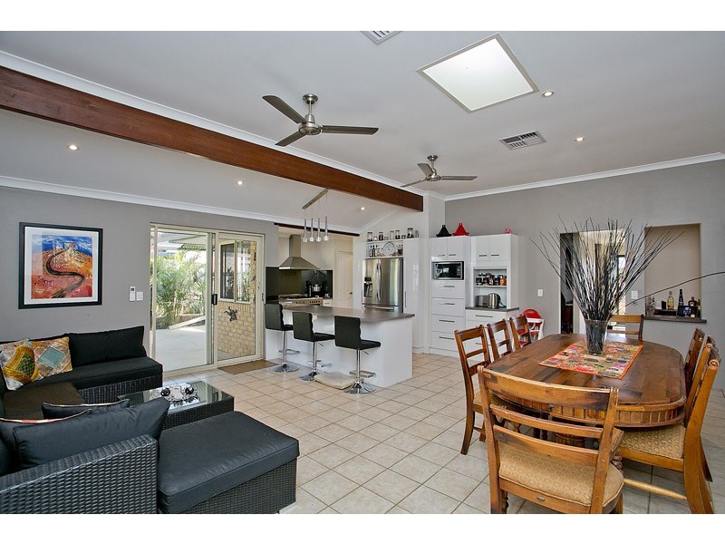 53 Cadoux Loop, Hocking WA 6065