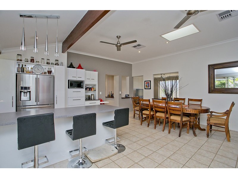 53 Cadoux Loop, Hocking WA 6065