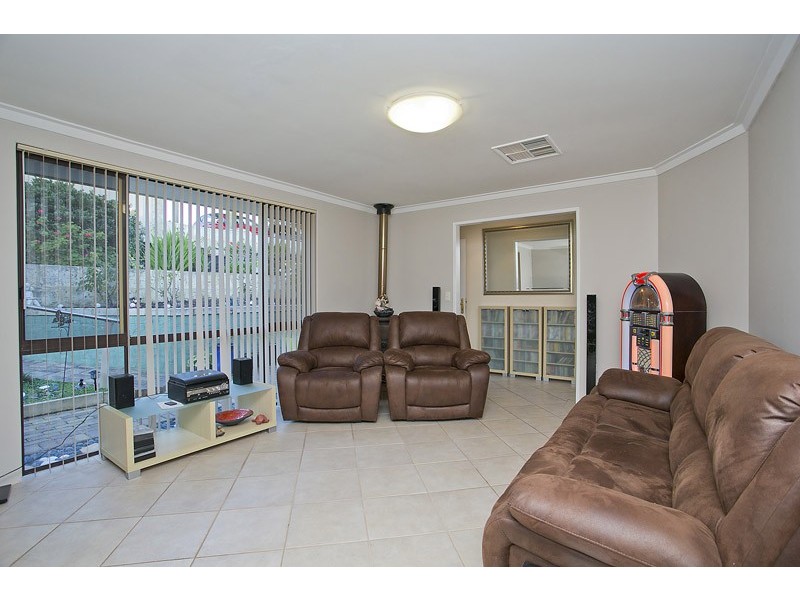 7 Jindinga Way, Wanneroo WA 6065