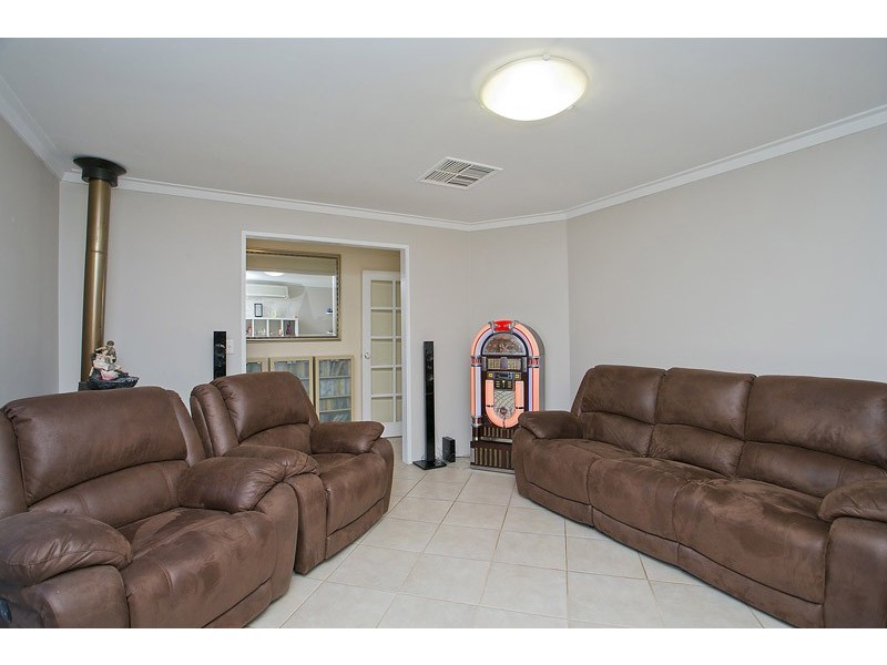 7 Jindinga Way, Wanneroo WA 6065