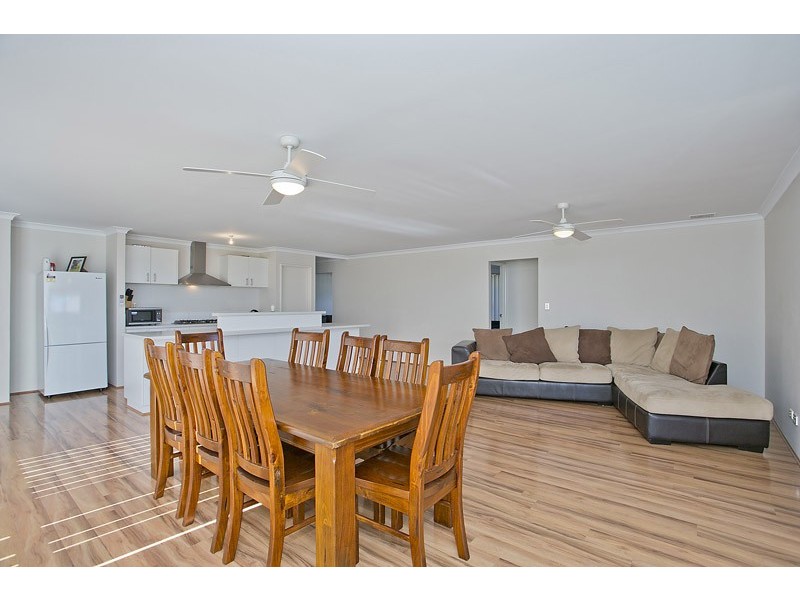 16 Boldwood Road, Banksia Grove WA 6031