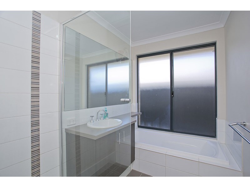 16 Boldwood Road, Banksia Grove WA 6031