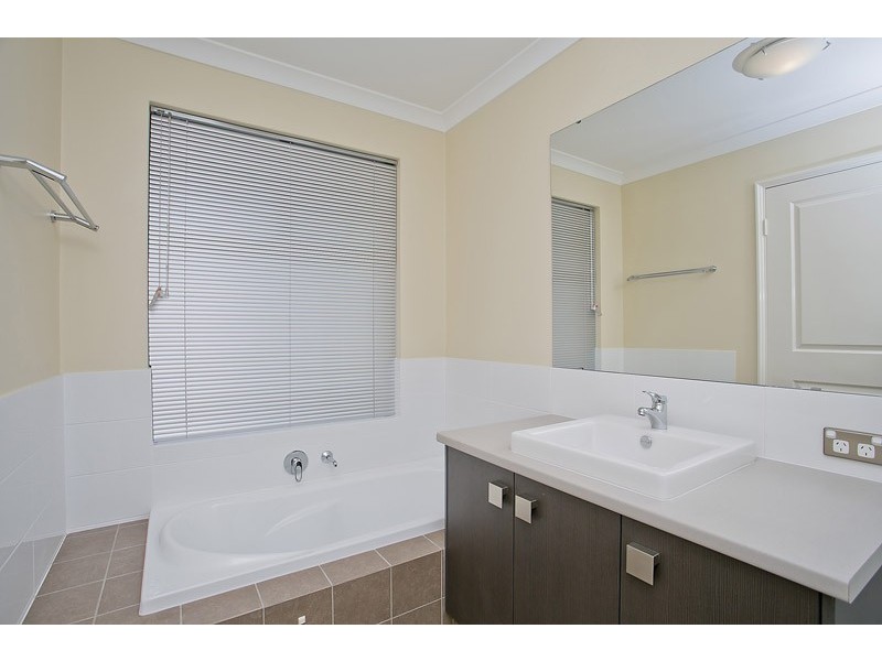 27 Higginsville Parade, Pearsall WA 6065