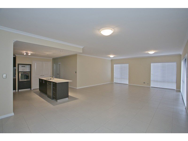 27 Higginsville Parade, Pearsall WA 6065