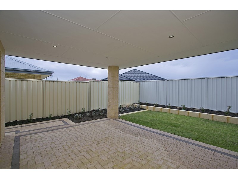 27 Higginsville Parade, Pearsall WA 6065