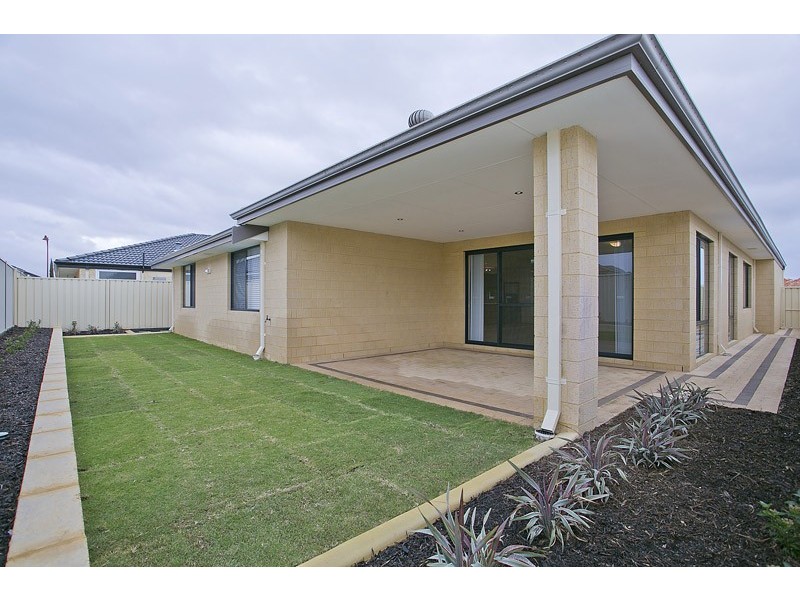 27 Higginsville Parade, Pearsall WA 6065