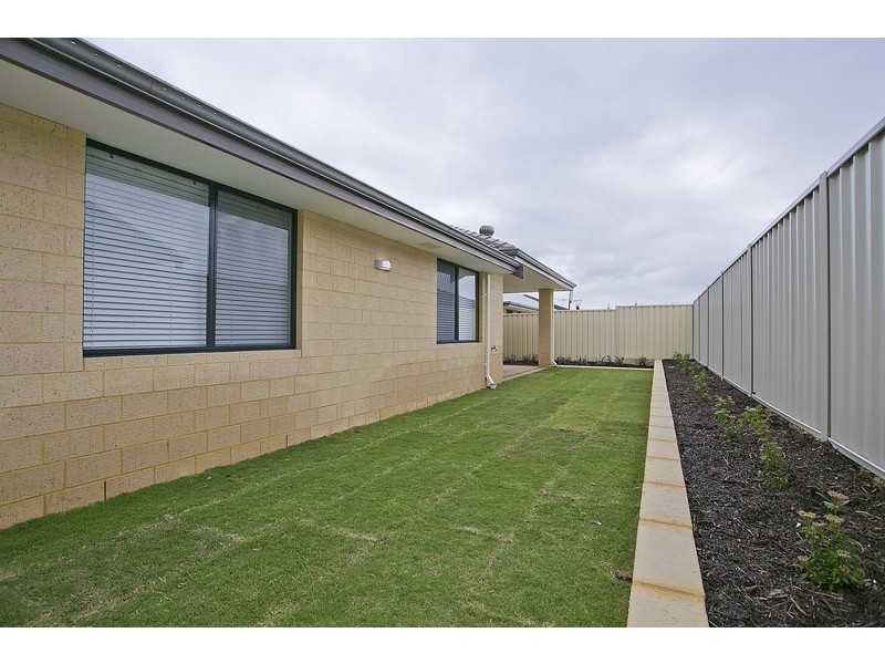 27 Higginsville Parade, Pearsall WA 6065