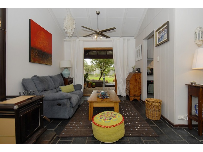 8 Dara Court, Wanneroo WA 6065