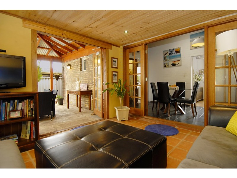 8 Dara Court, Wanneroo WA 6065