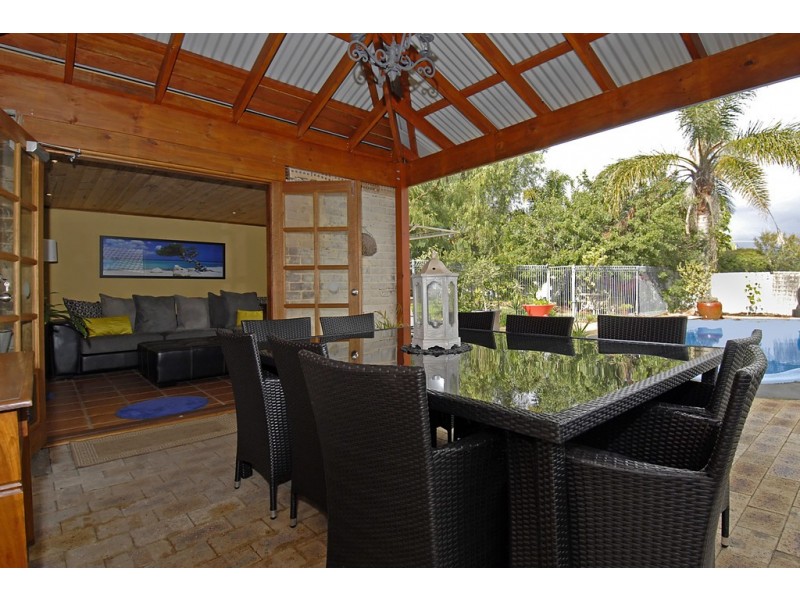 8 Dara Court, Wanneroo WA 6065