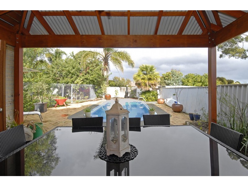 8 Dara Court, Wanneroo WA 6065