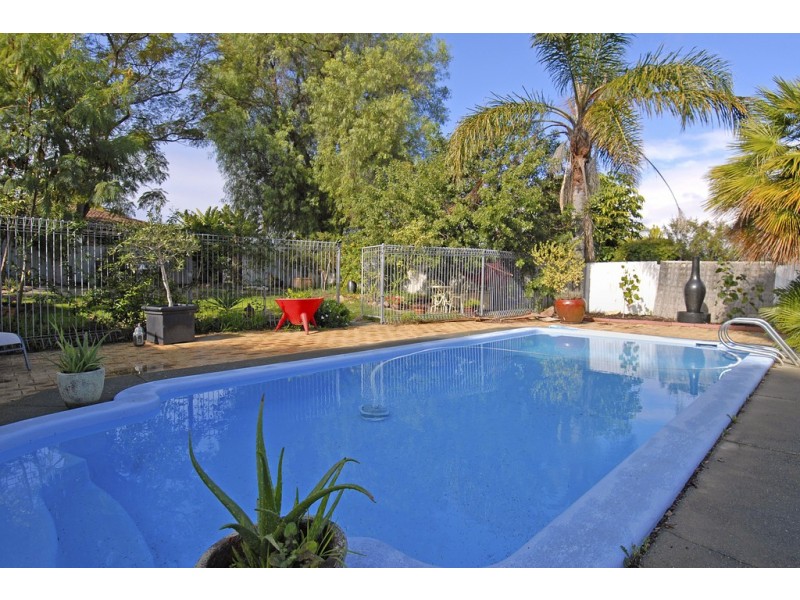 8 Dara Court, Wanneroo WA 6065