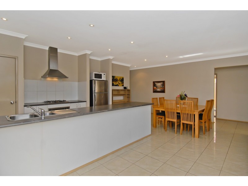 3A St Louis Avenue, Hocking WA 6065