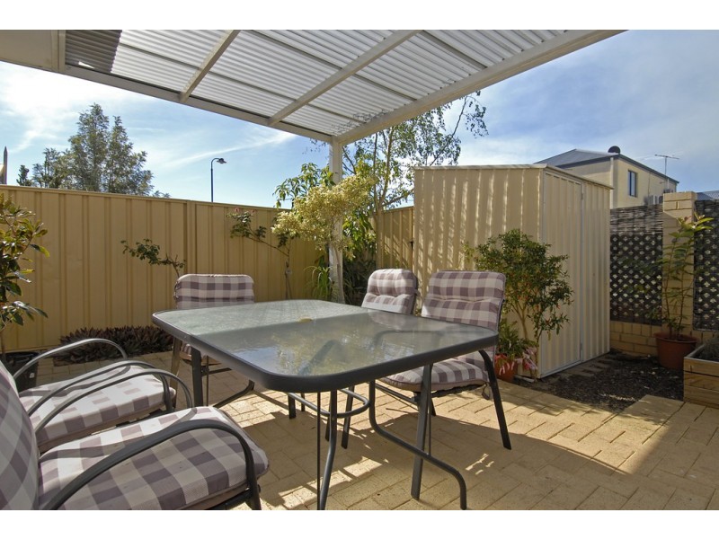 3A St Louis Avenue, Hocking WA 6065