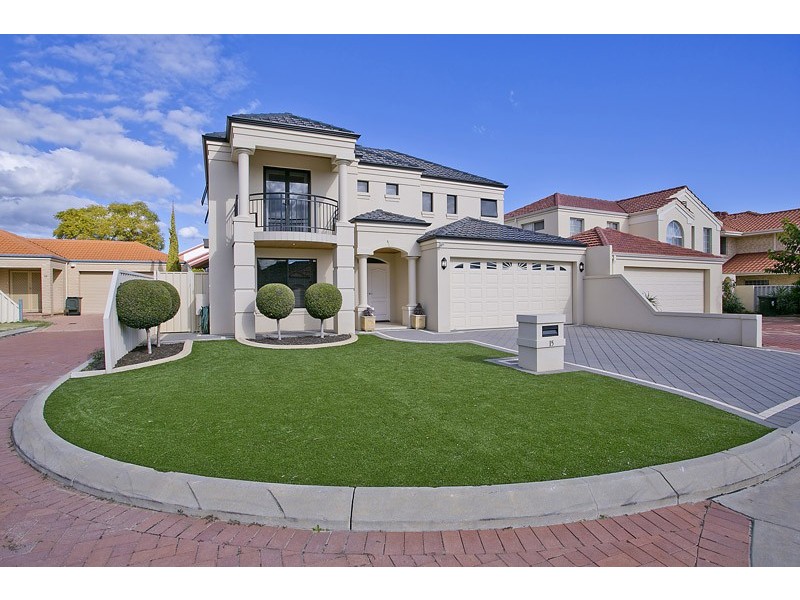 15 Sapphire Crescent, Stirling WA 6021