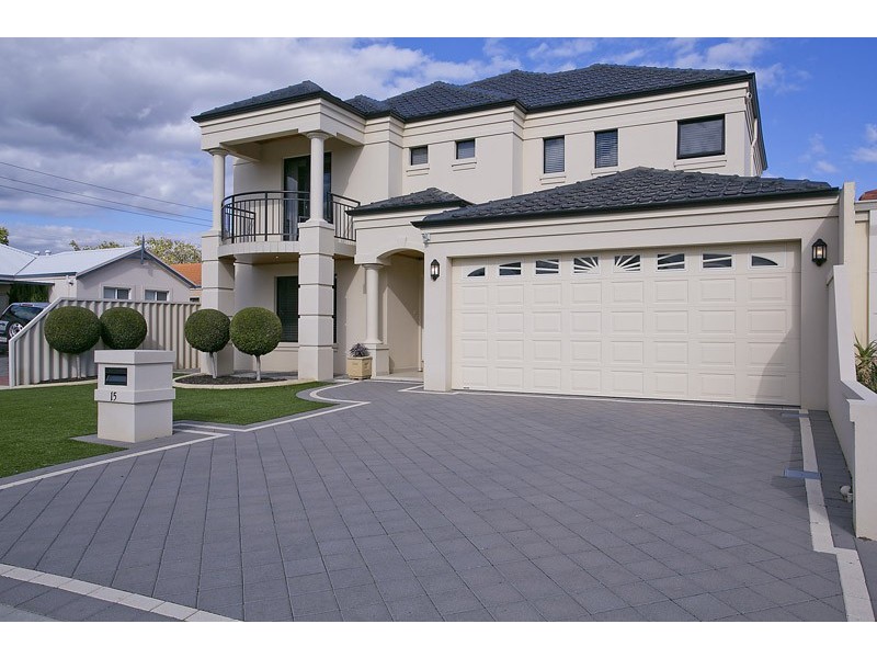15 Sapphire Crescent, Stirling WA 6021