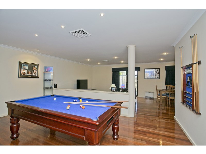 15 Sapphire Crescent, Stirling WA 6021